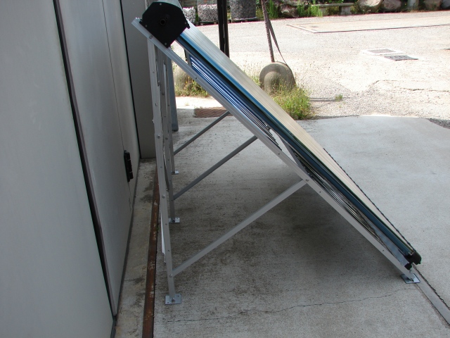 PANNELLO SOLARE SOTTOVUOTO CON 24 TUBI HEAT PIPE